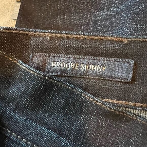 Lucky brand Brooke skinny jeans. Dark wash - Picture 5 of 15